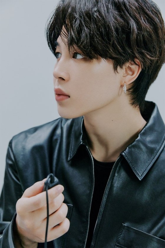 &apos;역대 K팝 최단&apos; 방탄소년단 지민 &apos;Who&apos; 스포티파이 17억 돌파