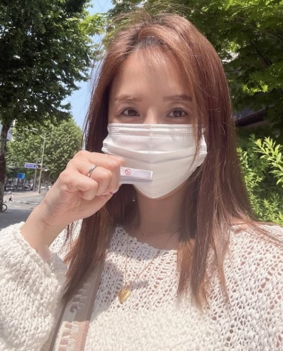 법적 조치 신지, 얼마나 억울했으면…&apos;주먹 불끈&apos; 투표 인증