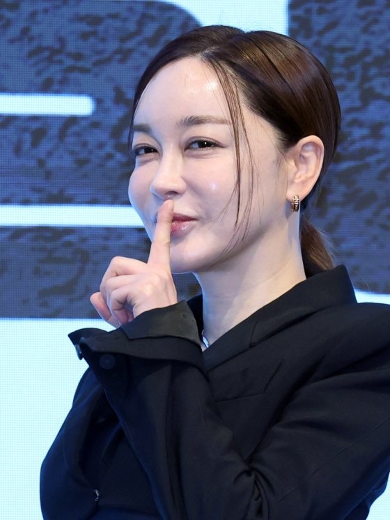 김혜은, &apos;동문&apos; 유시민 저격→SNS 설전 서울대 학력 부끄러워[스타이슈]
