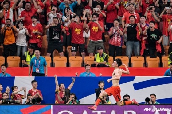 ÕÀµ()ÀÌ 10ÀÏ(ÇÑÃ£) Á ÃÄÀÇ ÕÌ Ãà ƩâÀå  2026 Á¦Ãà¬Í(FIFA) ÏÁÌùµåÄÅ 3Â  ÃÖÁÀü Ù碯£ú Ʃâ ÈÄÝ ÃƢÃ£ äÎÅ áÂñÀ» Öí »óÀÇ Å»ÀÇ 碬ÓÏ¦ ÇÏí ÀÖÙ. /AFPBBNews=1