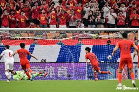 ÕÀµ(Ƣîµ¥)ÀÌ 10ÀÏ(ÇÑÃ£) Á ÃÄÀÇ ÕÌ Ãà ƩâÀå  2026 Á¦Ãà¬Í(FIFA) ÏÁÌùµåÄÅ 3Â  ÃÖÁÀü ÈÄÝ ÃƢÃ£ ÃµµÇÑ äÎÅÀÌ ÙÀÎÀÇ ñÁÀ» Ƣ£í ÀÖÙ. /AFPBBNews=1