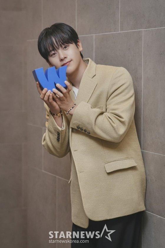 이정하, &apos;입대&apos; 계획 밝혔다 육준서가 &apos;UDT&apos; 추천…송강도 軍 생활 좋다고 [인터뷰]