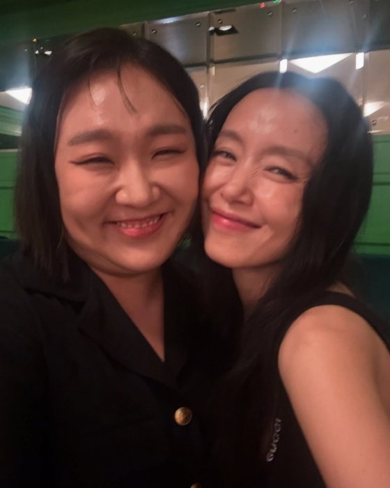 위화감 1도 없네…전도연 옆 &apos;코 찡긋&apos; 그녀, 김고은 아닌 이수지 [스타이슈]