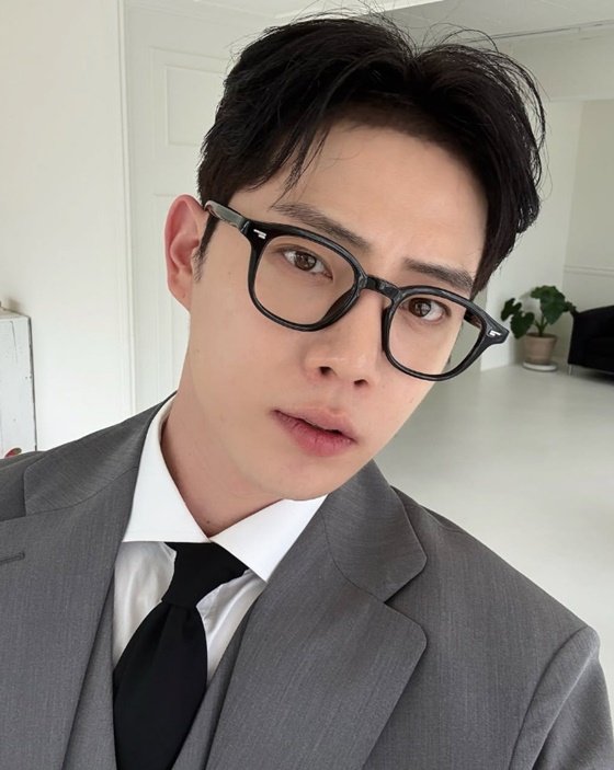 &apos;향년 29세&apos; 모델 故 김종석, 사망 16일만에 생일…친누나 축하해  [스타이슈]