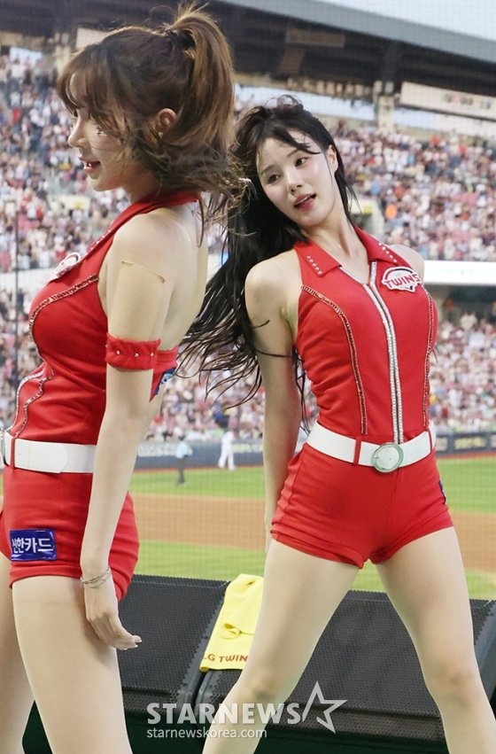 응원 중인 고애리