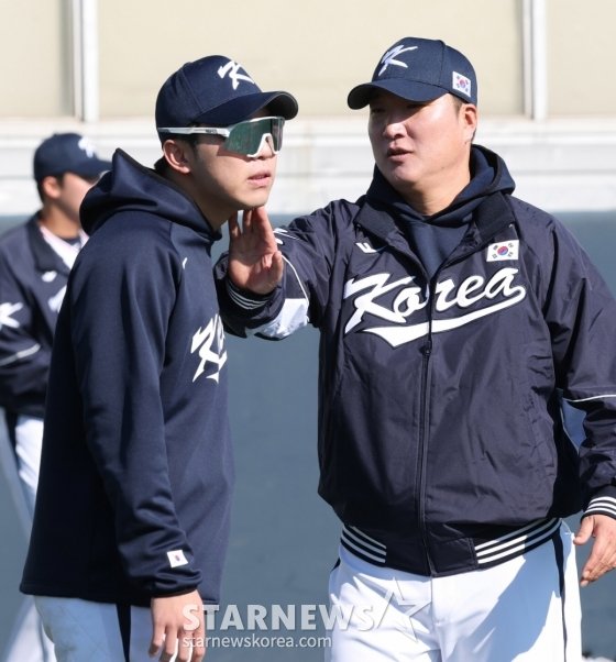 이진영 코치 현장 밀착 지도