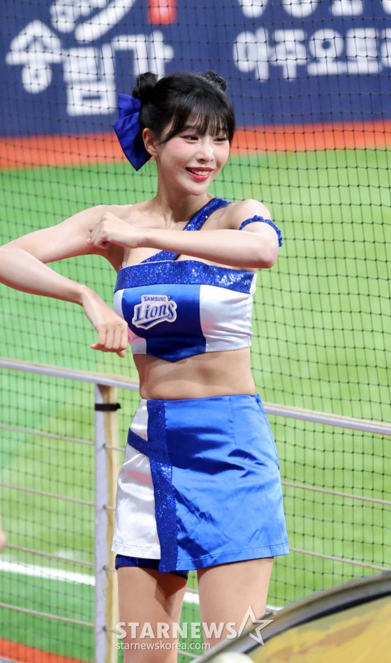 삼성 라이온즈 천소윤 치어리더 파란색 치어 유니폼