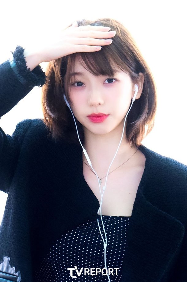 [T포토] 에스파 카리나 &apos;유지민은 대장 고양이&apos;