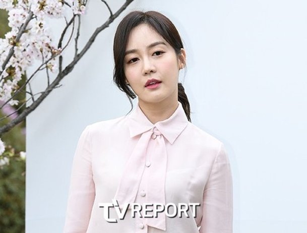 남편 교도소 끌려간 후 사라졌던 성유리, 물건 팔러 나온다 [리폿-트]