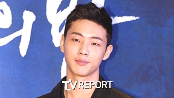 한국 떠나 필리핀 간 &apos;학폭&apos; 지수, 외국인 여성과 데이트 포착 [RE:스타]