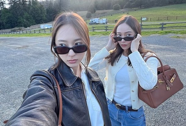 &apos;SM 떠난&apos; 제시카-크리스탈, 오랜만에 모습 드러내…분위기 달라졌네 [RE:스타]
