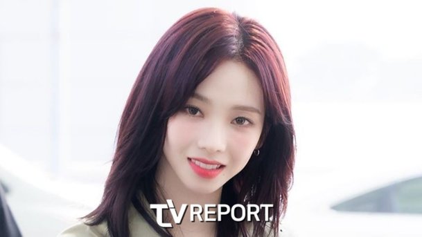 카리나, &apos;김문수 지지&apos; 의혹 후 첫 공식석상…말실수에 &apos;웃참&apos; 실패→소감 포기