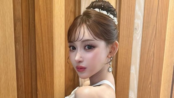 &apos;주학년 만난&apos; 아스카 키라라, 한국 들어왔다…모델로 직업 세탁까지
