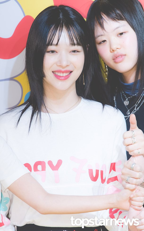 News Pics 1812 F Sulli Jinri Market X Lucky Chouette Pop Up Store 148p F