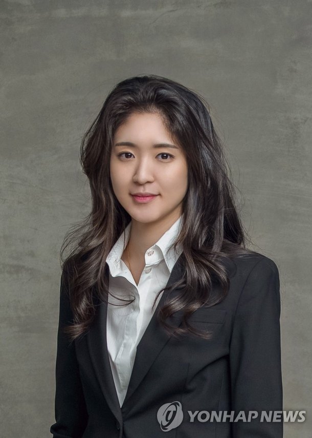ì•„ëª¨ë ˆ ìž¥ë…€ ì„œë¯¼ì •ê³¼ ë³´ê´'ì°½íˆ¬ ìž¥ë‚¨ í™ì •í™˜ ê²°í˜¼ 8ê°œì›
