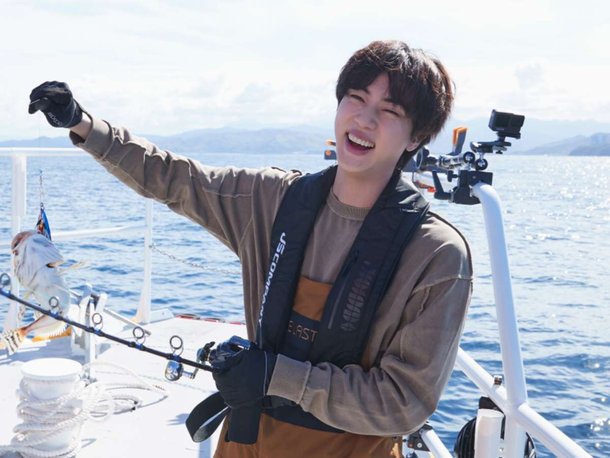 [BTS News] BTS Jin, música de presente para os fãs ‘Super Tuna’ ocupa o primeiro lugar no iTunes em 49 países ‘Mania de popularidade global’