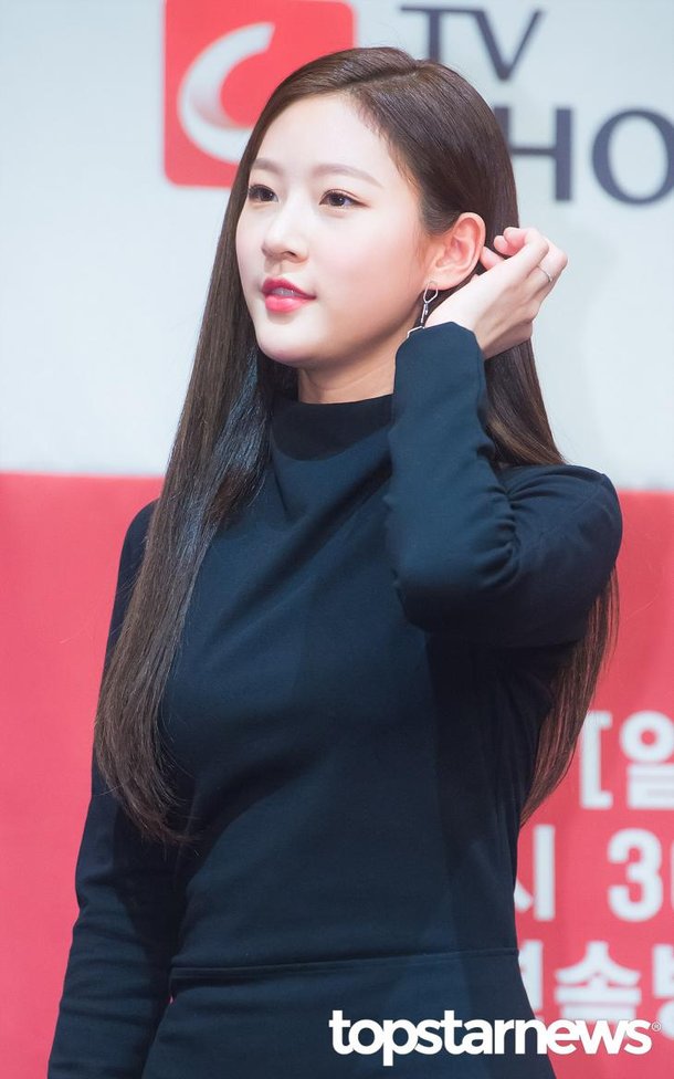 故 김새론, 김수현과 교제 시기 언급한 녹취록→AI 조작 의혹 계속…노이즈 제거해보니