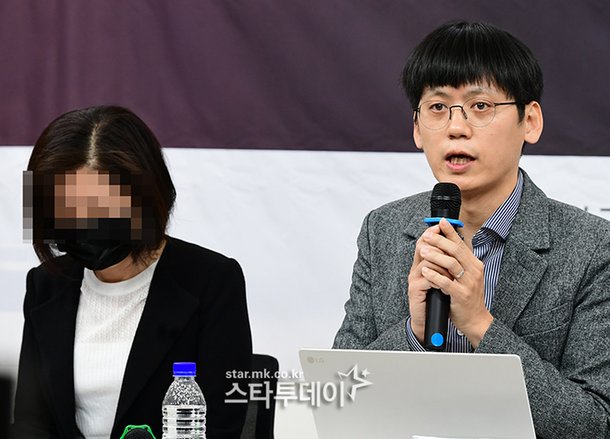 [포토] 전 아이돌 그룹 멤버 강제 추행 사건 고소 기자회견 열려