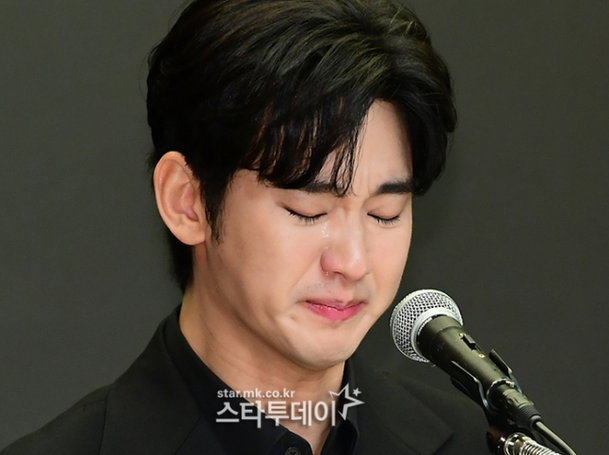김수현 팬덤 배우님 잘못 없어요, 차기작 기다려요 [MK이슈]