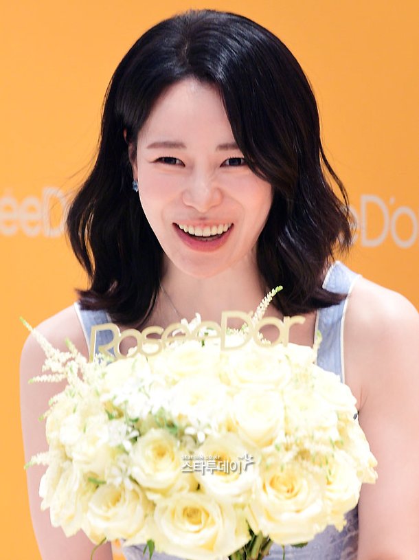 [포토]임지연, 이도현 제대…곰신 탈출하는 날
