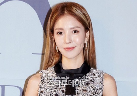 보아 향한 &apos;악성 낙서&apos; 테러…팬들 직접 지웠다