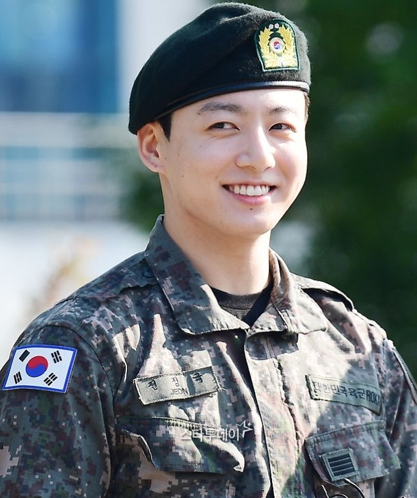 &apos;도쿄는 위대하게&apos; 모자…BTS 정국, &apos;지인 선물&apos;이었다 [MK이슈]