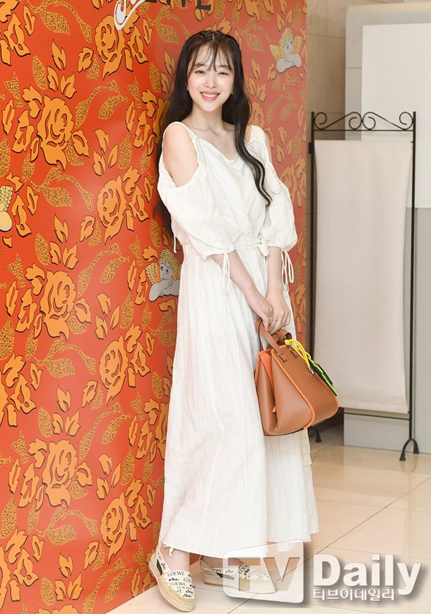 í°ë¸ì´ë°ì¼ë¦¬ í¬í 