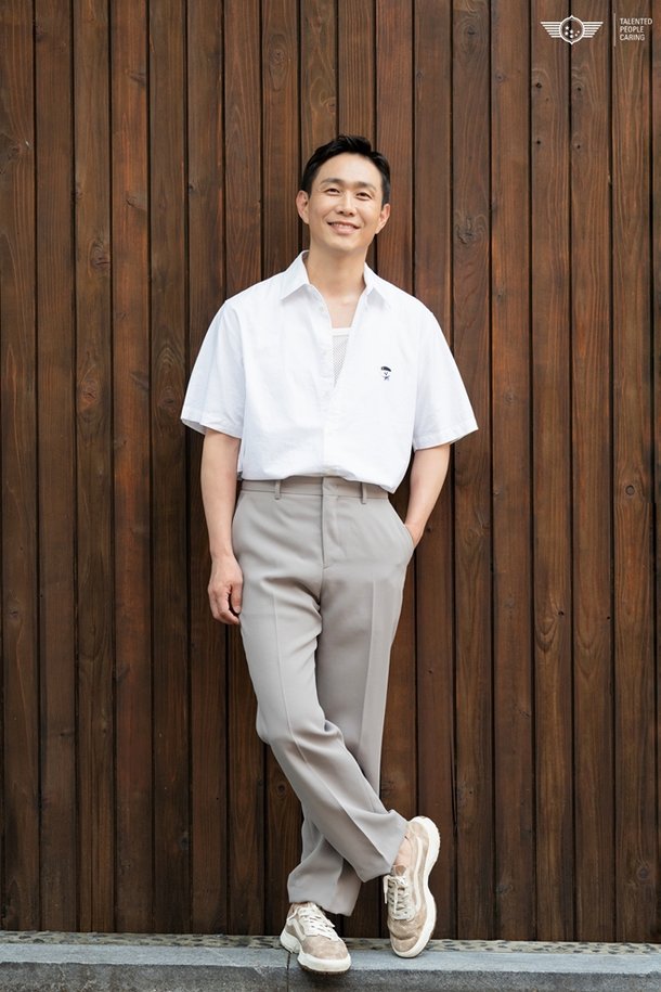 위로를 전하는 배우 인터뷰
