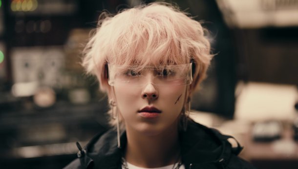 원위 기욱, 솔로 데뷔곡 '제0호선 시간역행' MV 티저 공개 : 네이트 연예