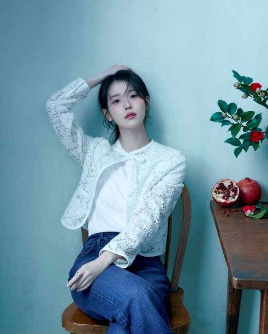 아이유 &quot;변우석과 '21세기 대군부인' 동반 하차? 아니 뗀 굴뚝에 연기나더라&quot; [엑's 인터뷰]