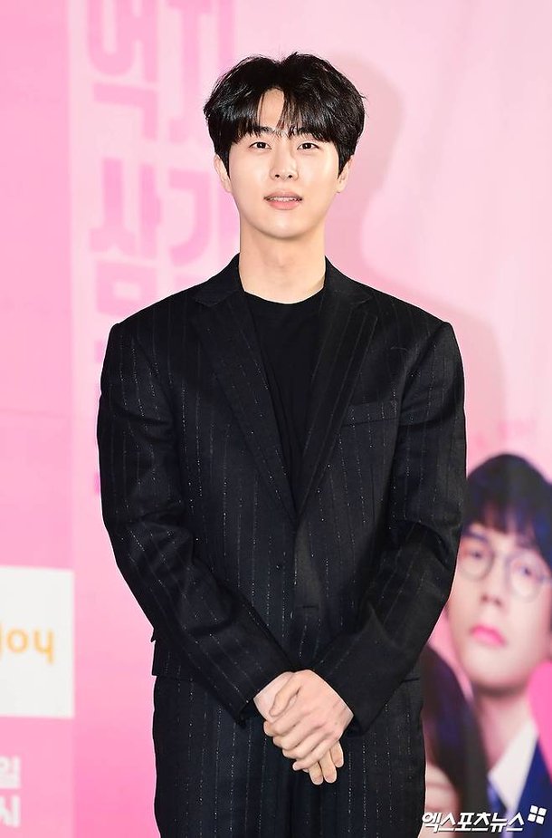 &apos;불륜설&apos; 나가노 메이 韓 남자친구?…김무준 측 친한 동료 사이 [공식입장]