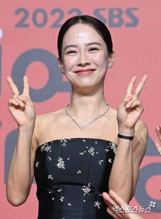 &apos;속옷 매출 상승&apos; 송지효, 결국 녹화까지 지각…옷 팔고 오느라 (런닝맨)[전일야화]