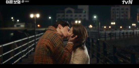 처음부터 알았다…&apos;이혼보험&apos; 이동욱♥이주빈, 일도 사랑도 &apos;꽉 닫힌 해피엔딩&apos; [종합]