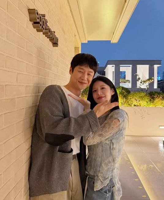 고윤정♥정준원, 손잡기+포옹+볼뽀뽀+키스…2회 남기고 시청자 원성 달랬다 [엑&apos;s 이슈]