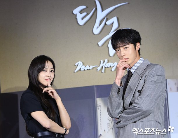 &apos;탄금&apos; 조보아 이재욱, 동생에서 ♥남자로…감정 분리 어려웠다 [엑&apos;s 현장]