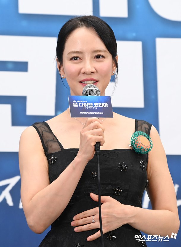 송지효 &apos;런닝맨&apos; 10년, 삶에 회의 느꼈다…해녀 다큐, 운명적 제안 [엑&apos;s 현장]