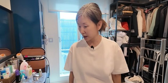 이미숙 흰머리 수북…명품 가득인데 에코백만 들어 반전 [엑&apos;s 이슈]