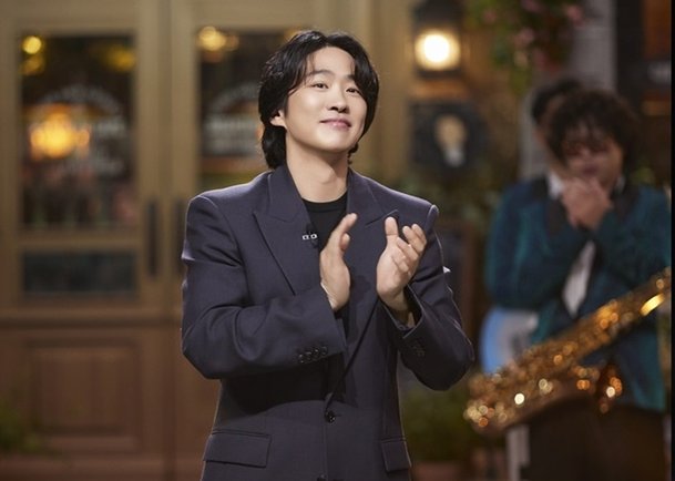 안재홍, 은퇴설 또 불거졌다…탈모 가발로 오타쿠 변신 &apos;폭소&apos; (SNL 코리아7)