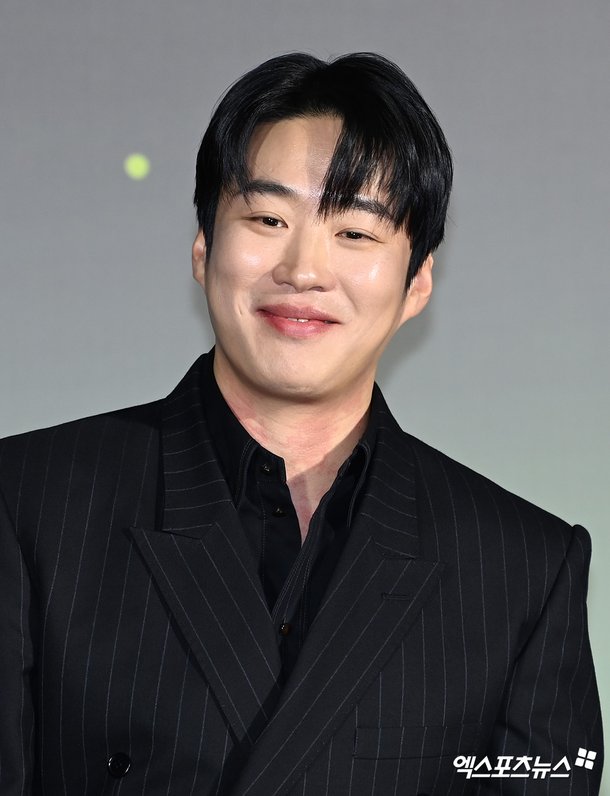 안재홍, &apos;은퇴설&apos; 강력 부인…&apos;하이파이브&apos;로 복귀, 잘 부탁드린다 (씨네타운)