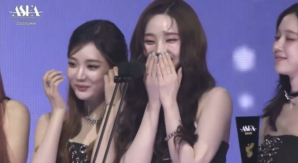 &apos;정치색 논란 사과&apos; 카리나, 시상식서 말실수→소감 포기…멤버들까지 &apos;수습불가&apos; [엑&apos;s 이슈]