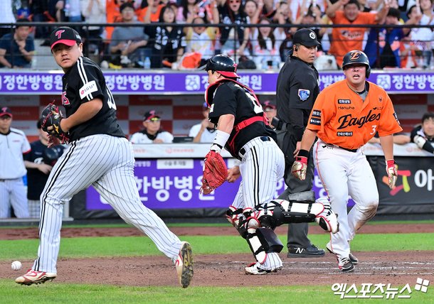 득점 성공 안치홍