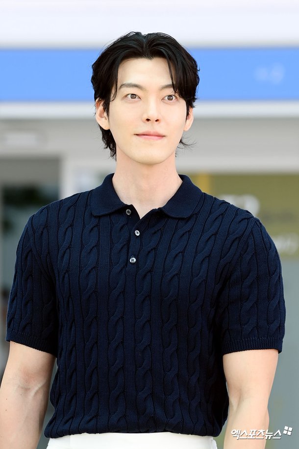 김우빈 &apos;태평양 어깨&apos;[엑&apos;s HD포토]