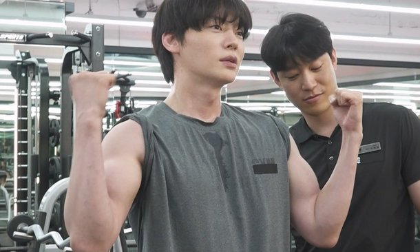 안재현, 180도 달라진 벌크업 피지컬…120kg 레그프레스 도전 (나혼산)