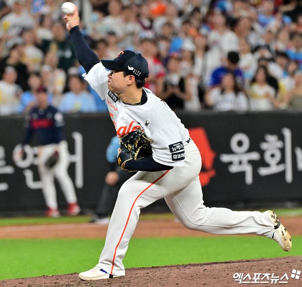 9회 위기에서 역투하는 김종수