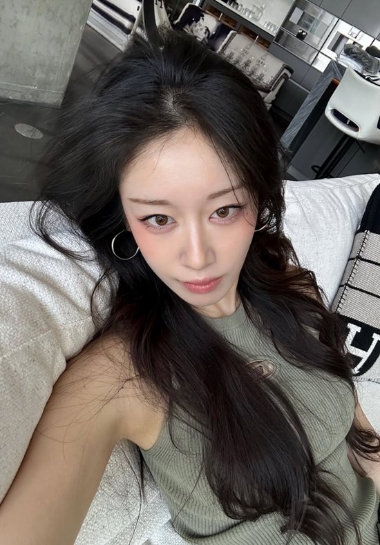 'Hwang Jae-gyun Divorce' Jiyeon Transforms into Summer Hot Girl... Hip Updates [★Hashtag]