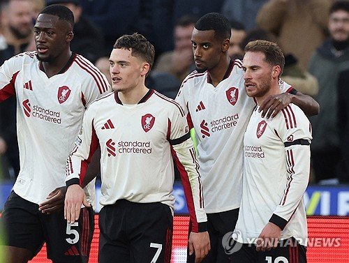 리버풀-웨스트햄 경기 장면, 알렉산데르 이사크 득점 리액션