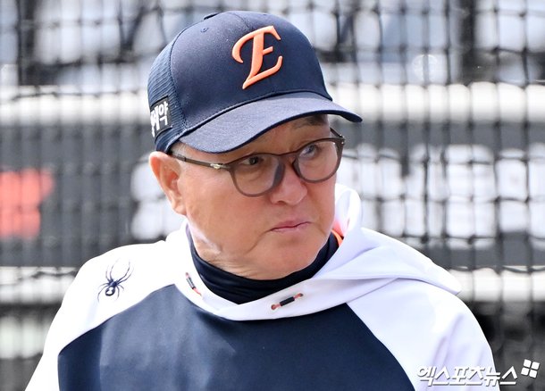 김경문 감독과 왕옌청 선발 관련 보도 이미지