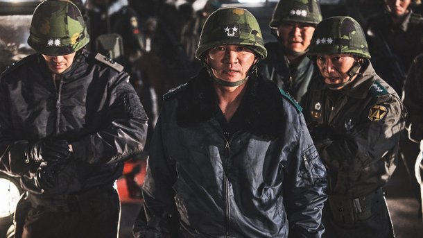12·12 군사반란을 소재로 한 영화 서울의 봄의 한 장면