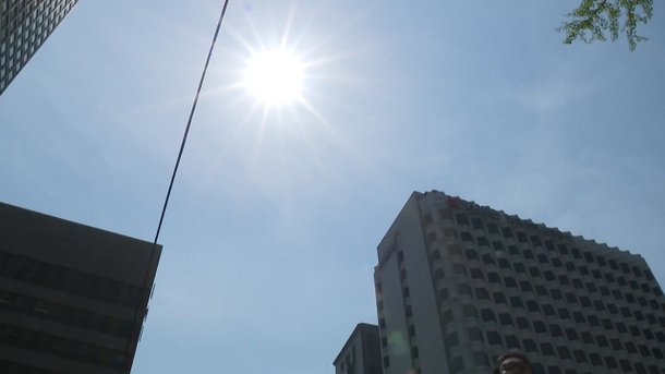 [날씨] 벌써 35℃? ‘덥고 습한 남풍’ 탓…내일도 더위 속 요란한 비 : 네이트 뉴스