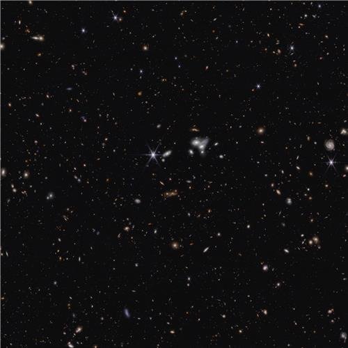 [사이테크] quot;웹망원경, 빅뱅 5억7천만년 후 태양 900만배 블랙홀 포착quot;